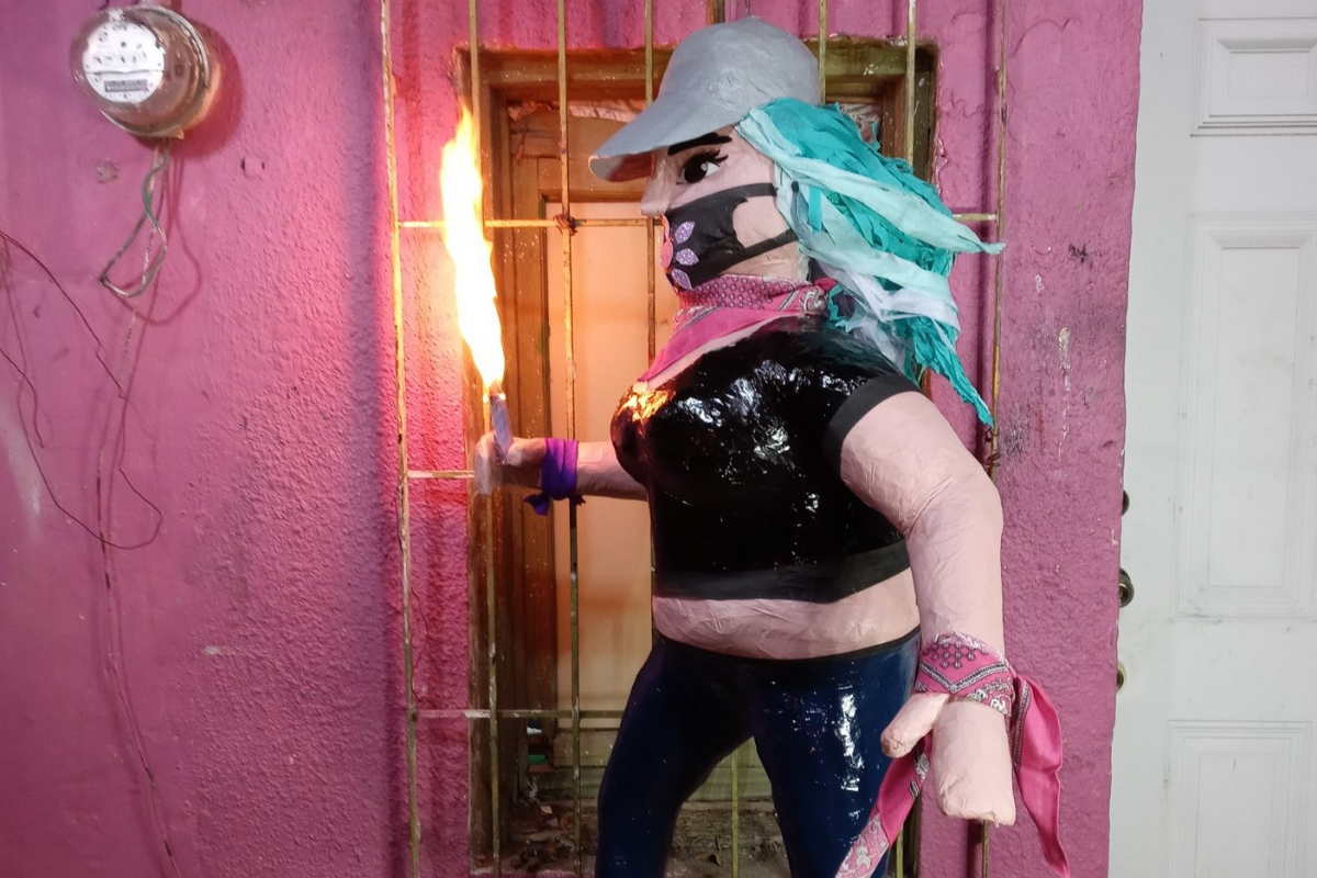 “La Reinota” llama machistas a los diseñadores de su piñata (+foto)