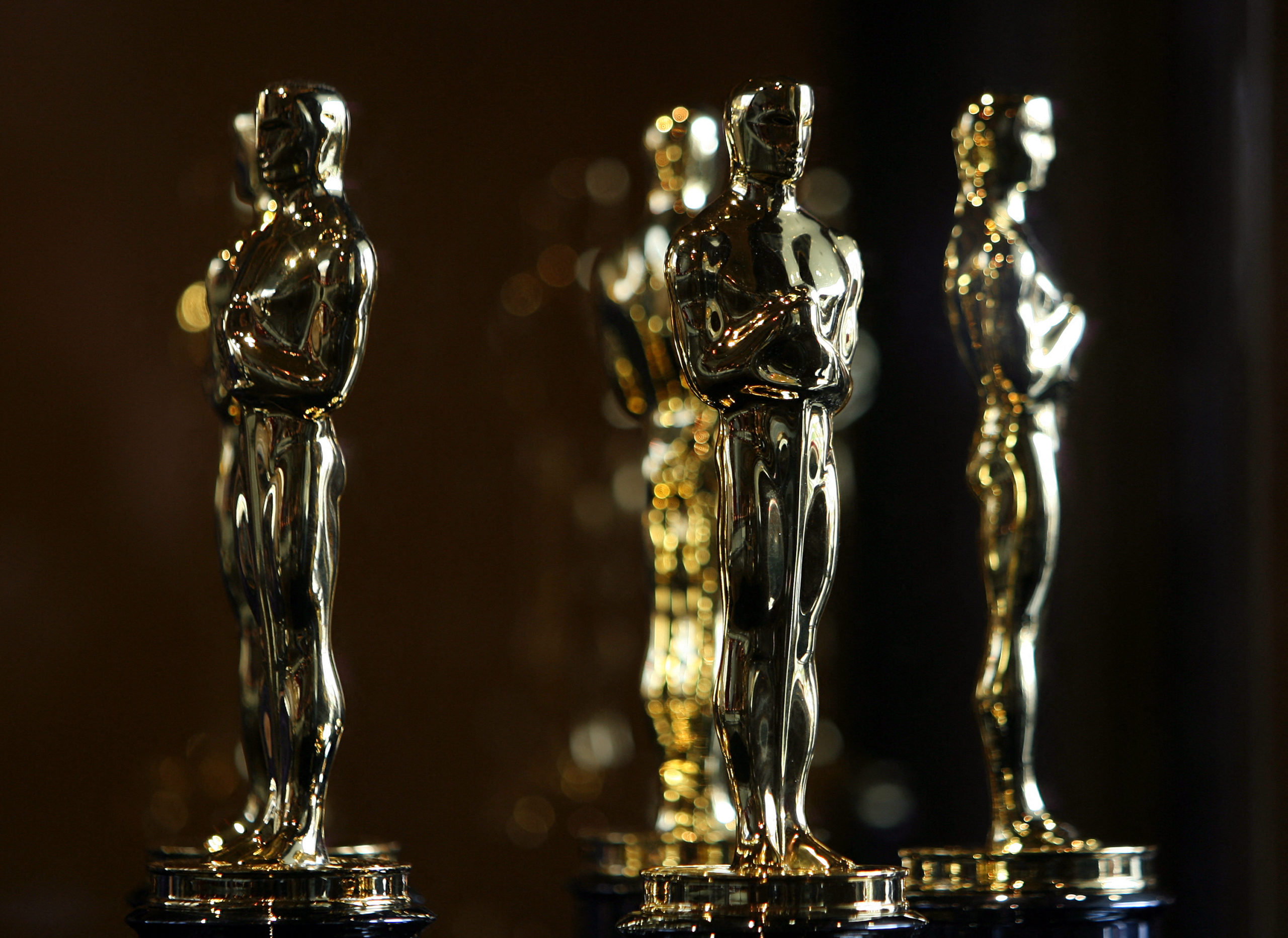 Premios Oscar reúnen a las estrellas en una gala única con “Nomadland” de favorita
