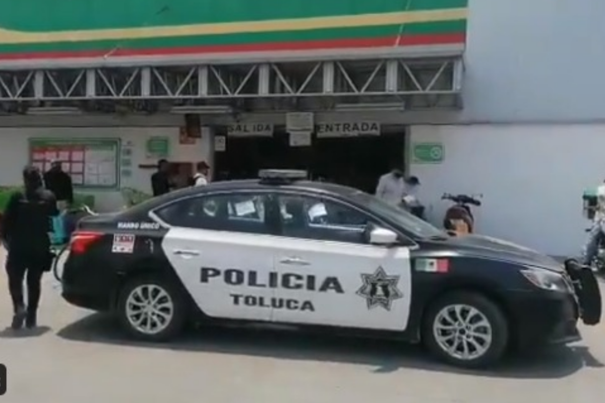 Encuentran feto en el baño de una tienda en Toluca