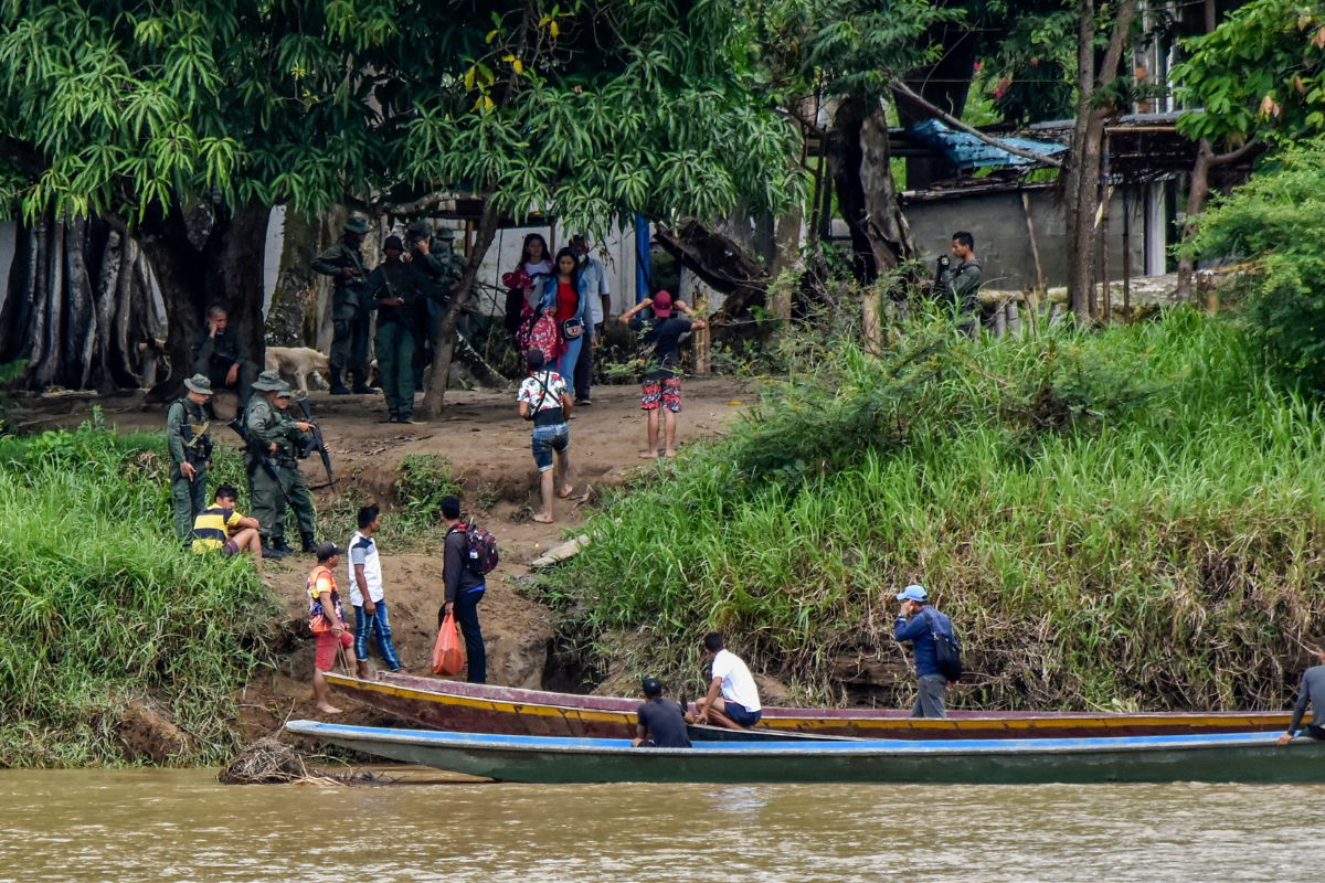 “No eran guerrilleros”, refugiados en Colombia denuncian ejecuciones de civiles en Venezuela