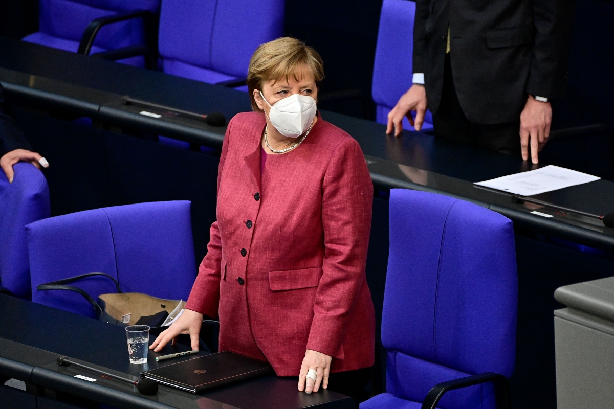 Conservadores alemanes, al borde de la implosión por la sucesión de Merkel