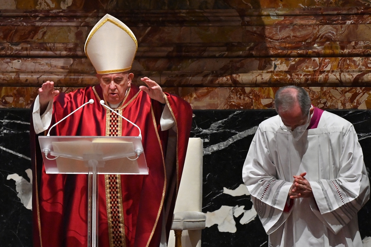El papa presidió su segundo Vía Crucis sin público a causa de la pandemia