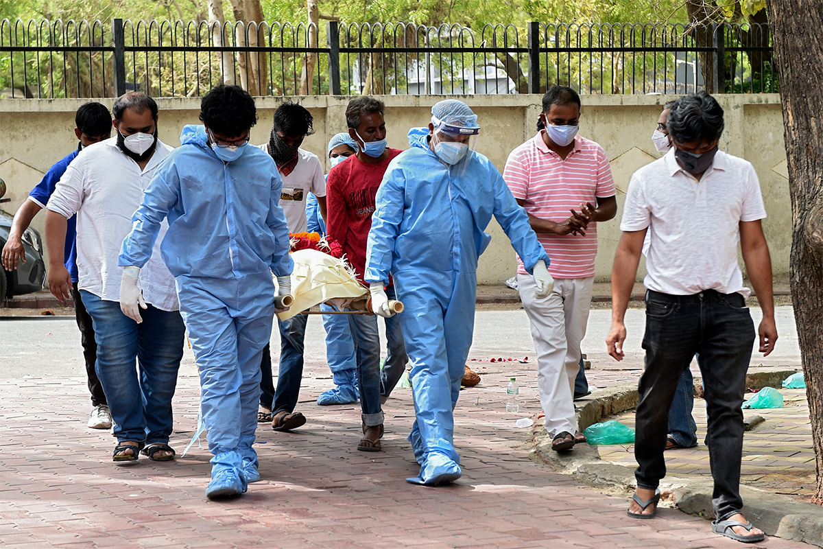 India sobrepasa las 4 mil muertes diarias por Covid-19