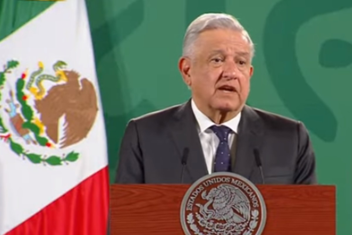 AMLO asegura que trabajadores de Dos Bocas le pidieron reelegirse