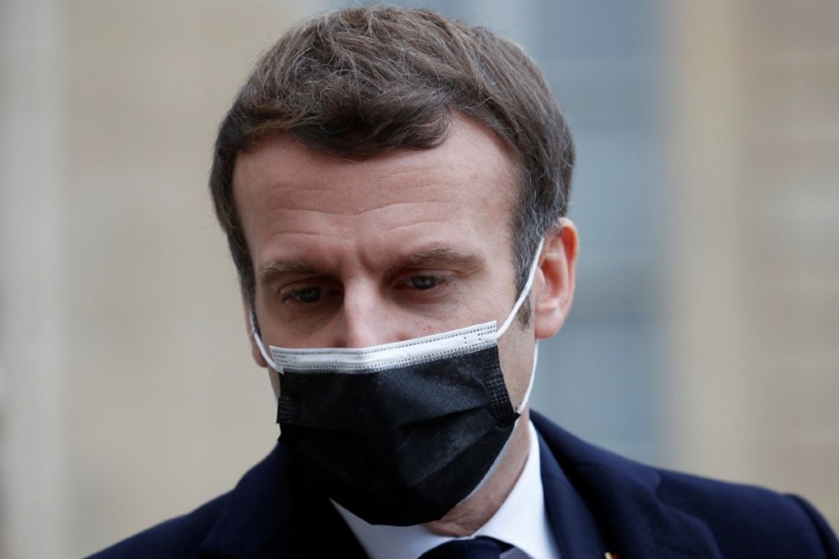 Hombre que abofeteó a  Emmanuel Macron es condenado a 18 meses de prisión