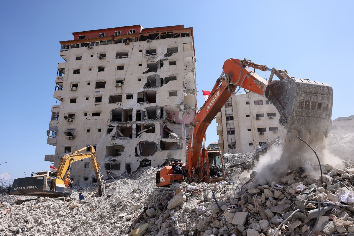 Al menos cuatro muertos al derrumbarse edificio en Egipto