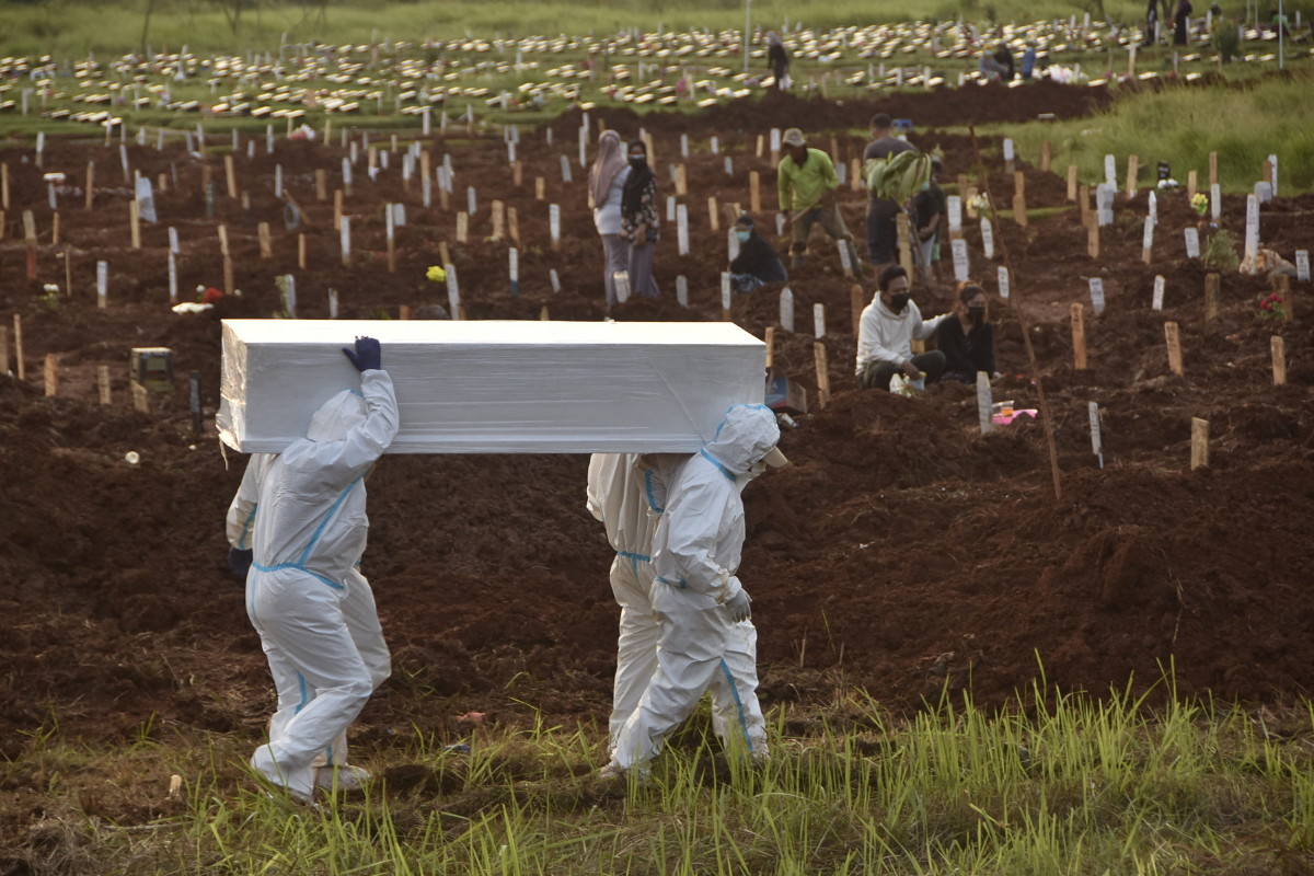 Suman 3 millones 957 mil 862 muertos en el mundo por Covid-19