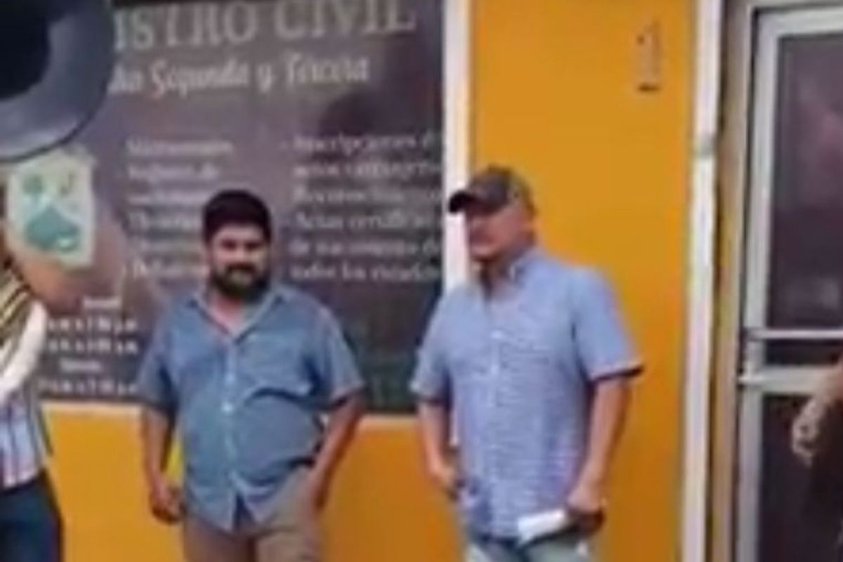 Con ‘Ni que estuvieras tan buena‘ de Calibre 50, hombre “celebra” su divorcio en Coahuila