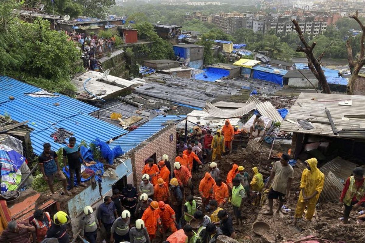 Casi 160 muertos y decenas de desaparecidos por lluvias monzónicas en India