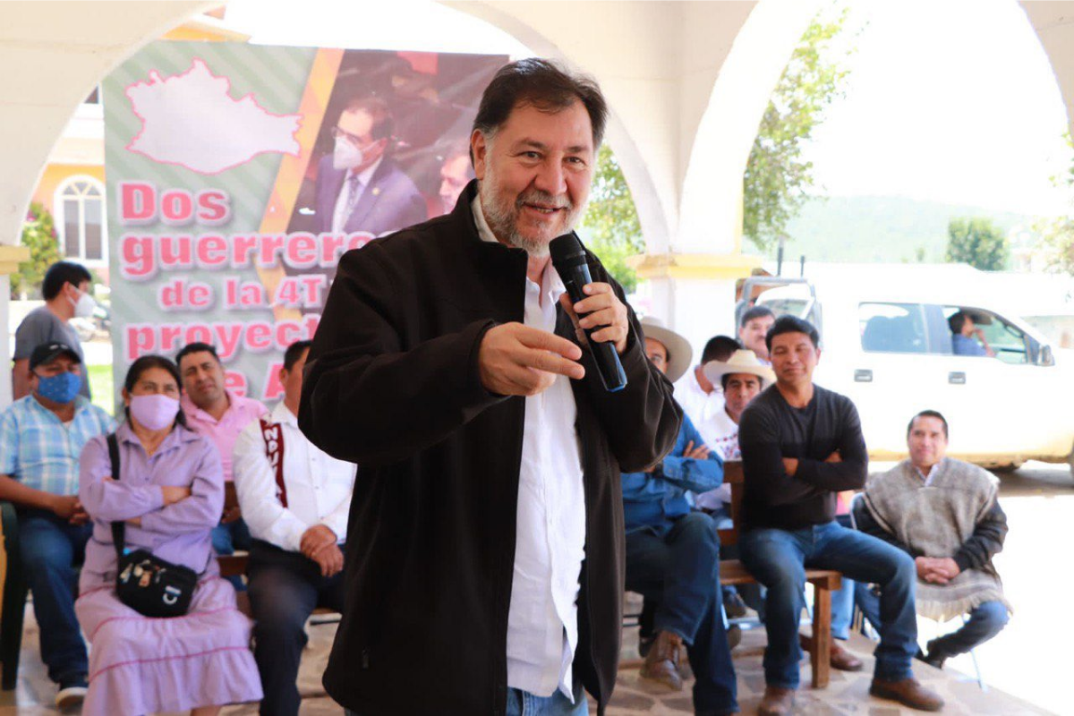¡A gritos! Fernández Noroña discute con ciudadano; lo tunden en redes