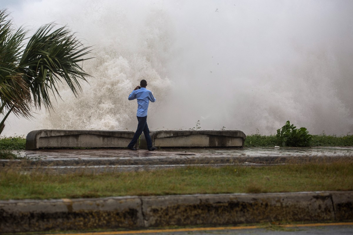 Tormenta Elsa azota Cuba en su camino a Florida