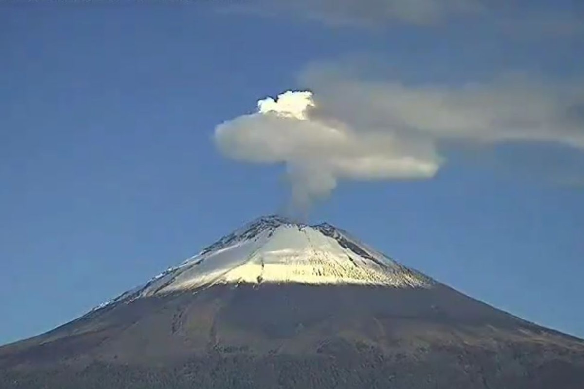 Popocatépetl lanza columna de mil metros; semáforo está en Amarillo Fase 2