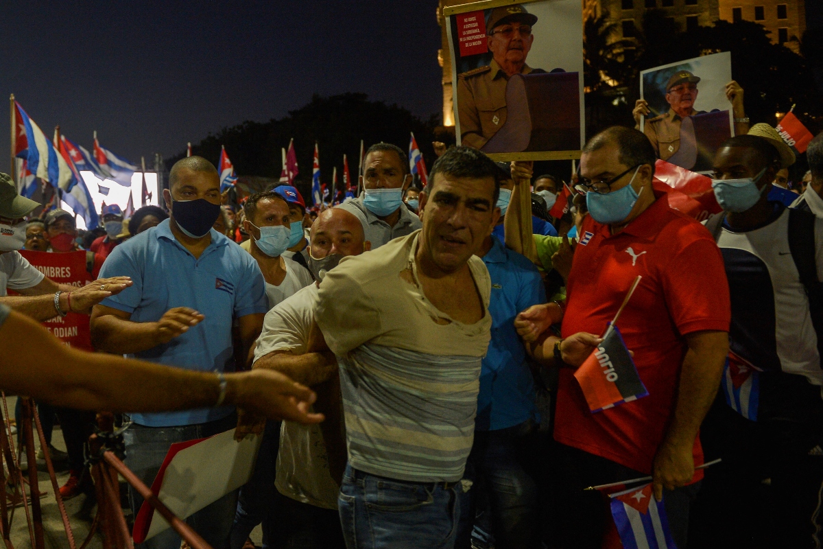 Maestro denuncia abusos tras detenciones arbitrarias en Cuba