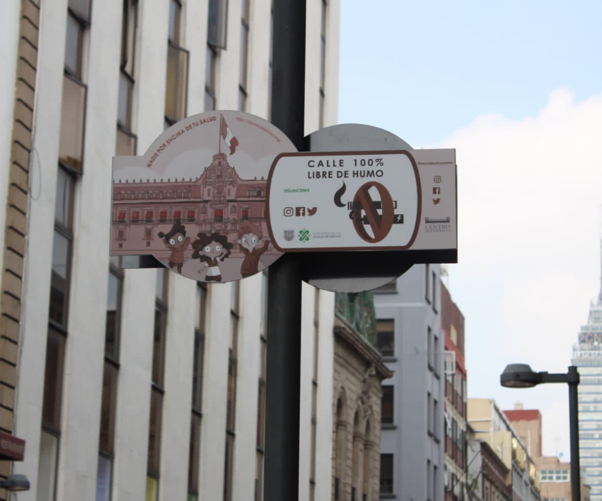 Multa de hasta 2 mil 700 pesos a quien fume en calle Madero del Centro Histórico