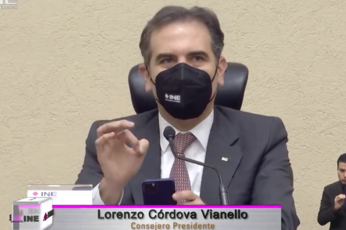 “Estaré hasta que la Constitución lo establezca”, Lorenzo Córdova se niega a dejar el INE