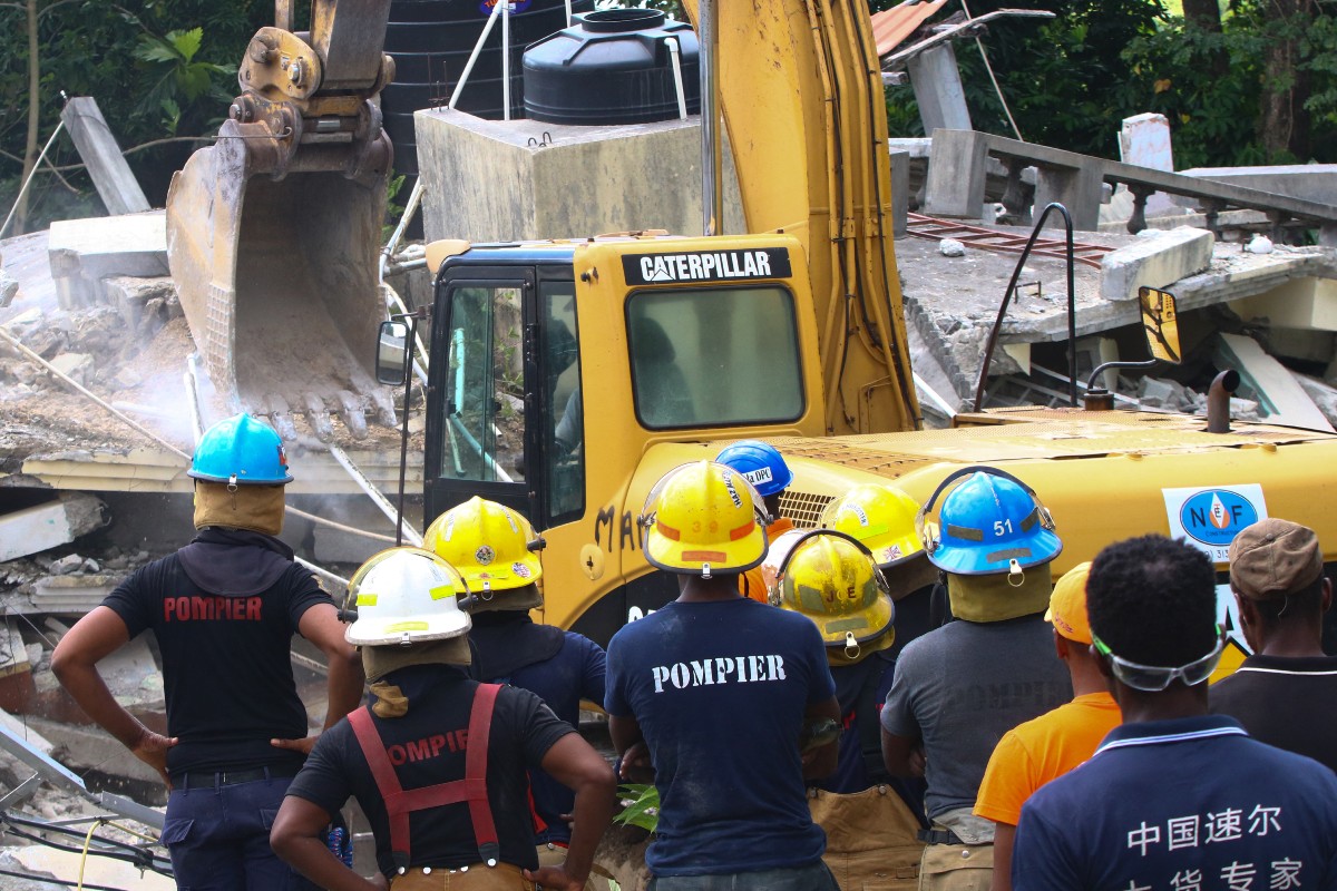 Van mil 297 muertos por terremoto en Haití