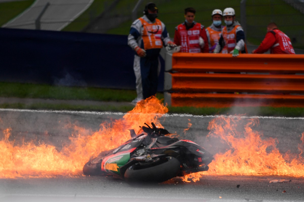 Interrumpen GP de Estiria tras impresionante accidente de Dani Pedrosa en MotoGP