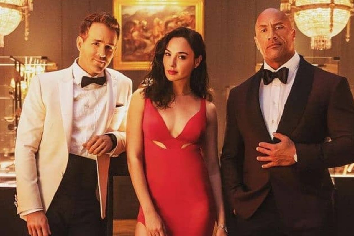 Lanzan tráiler de ‘Red Notice’, la nueva producción de Netflix con “La Roca”, Ryan Reynolds y Gal Gadot