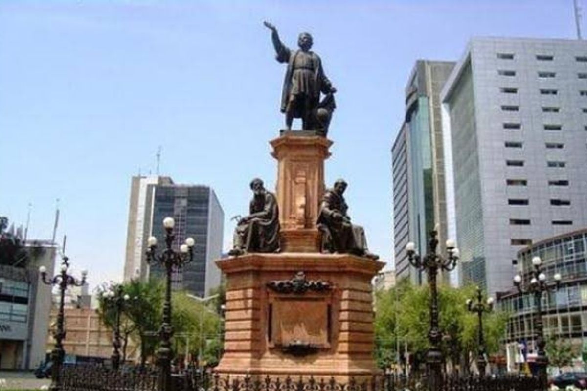 Habitantes de la CDMX lanzan petición para que se restituya la estatua de Colón