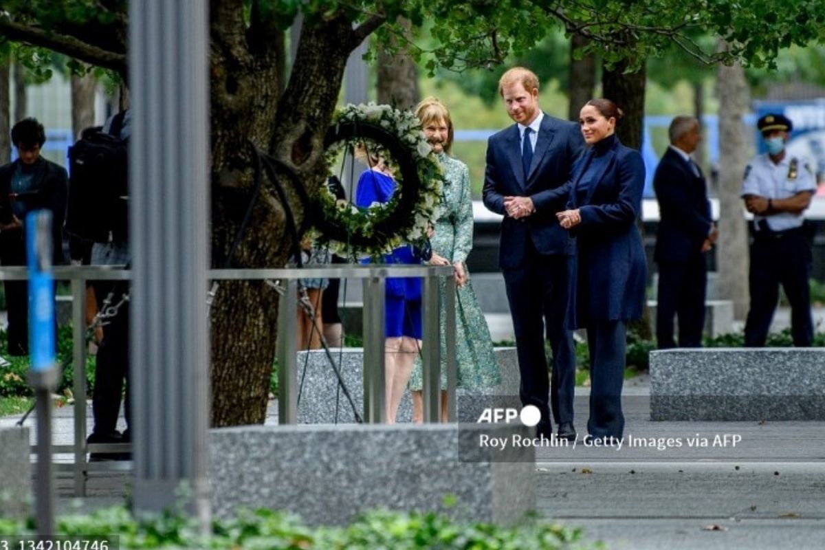 El príncipe Enrique y Meghan visitan memorial del 9/11 en Nueva York