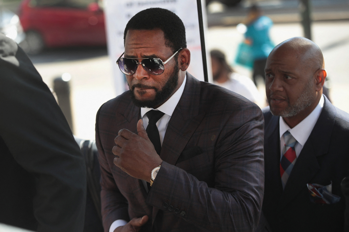 Condenan a R. Kelly a cadena perpetua por abuso y tráfico sexual