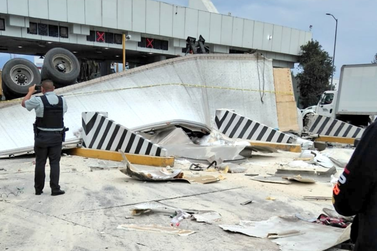 Dos personas quedan prensadas tras accidente vehicular en caseta San Marcos