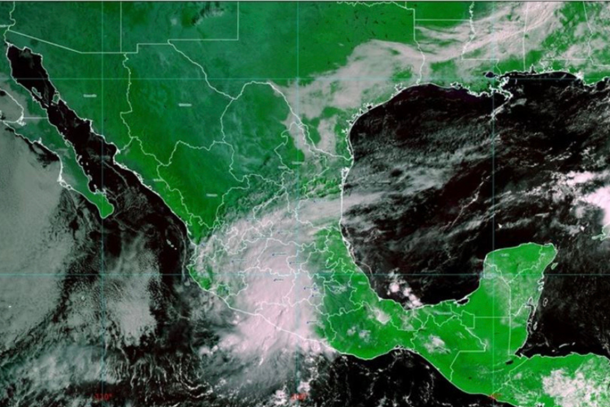 Rick se degrada a tormenta tropical en su paso por Michoacán