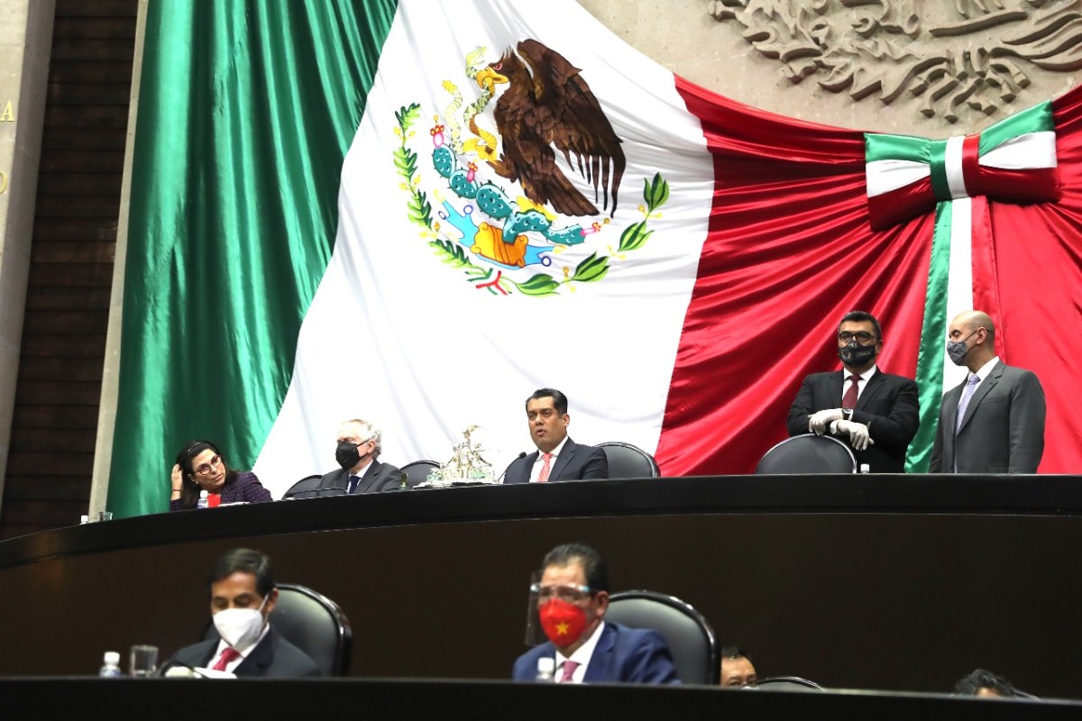 Cámara de Diputados recibe iniciativa de reforma al sector eléctrico de AMLO