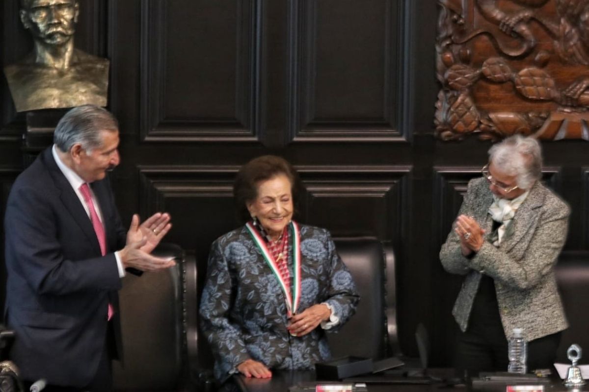 Ifigenia Martínez, la senadora que recibió la medalla Belisario Domínguez