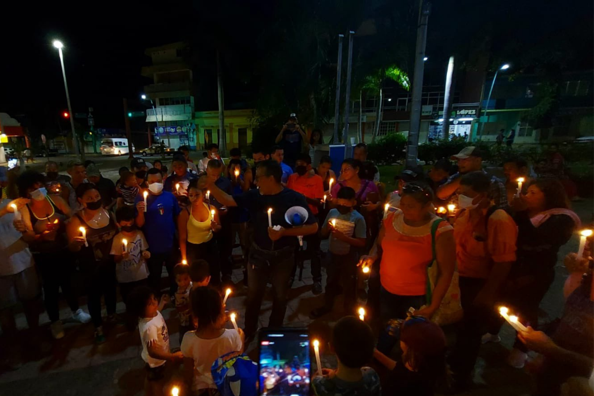 Migrantes realizan vigilias en Tapachula para salir en próxima caravana