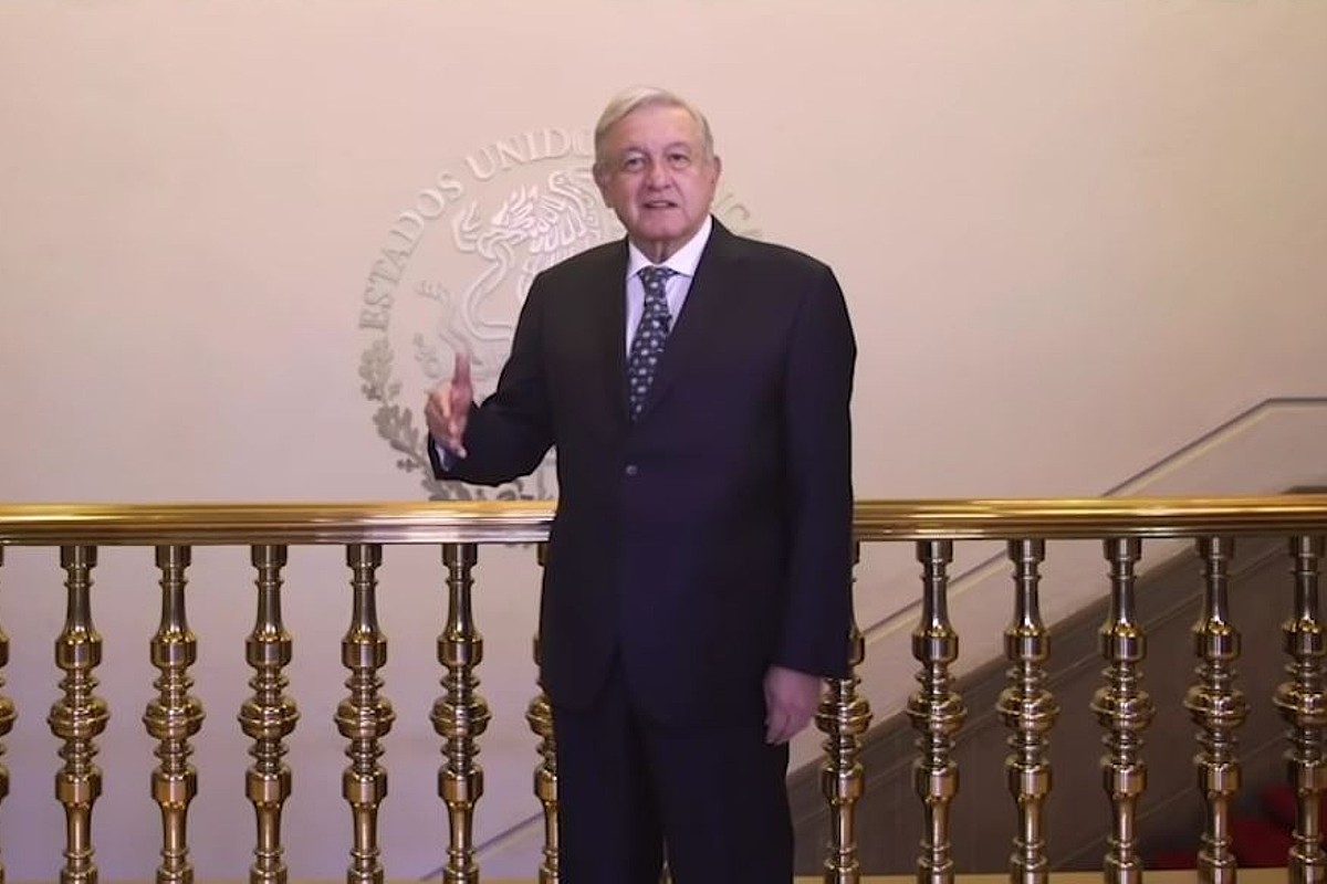 AMLO llega al AICM tras discurso en el Consejo de Seguridad de la ONU