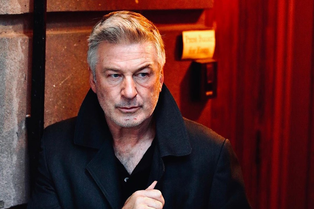 Demandan a Alec Baldwin por disparo en set de Rust