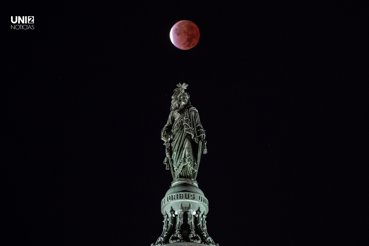 Así fue el eclipse lunar más largo del siglo