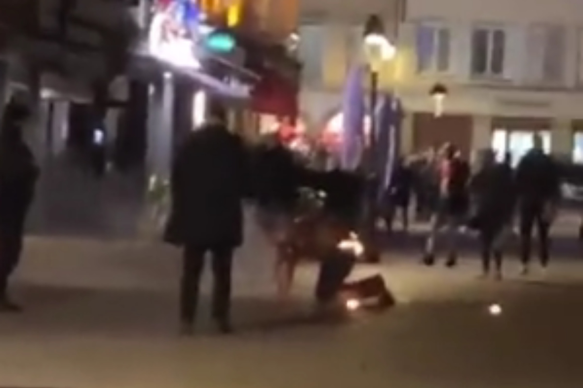 Hombre se prende fuego frente a la Catedral de Estrasburgo, en Francia