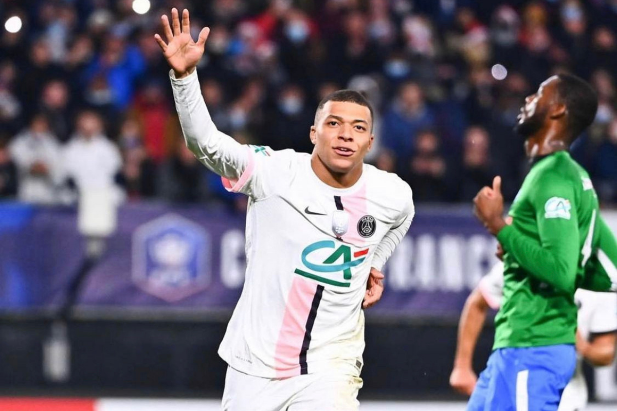 Mbappé confirma que terminará la temporada en el PSG