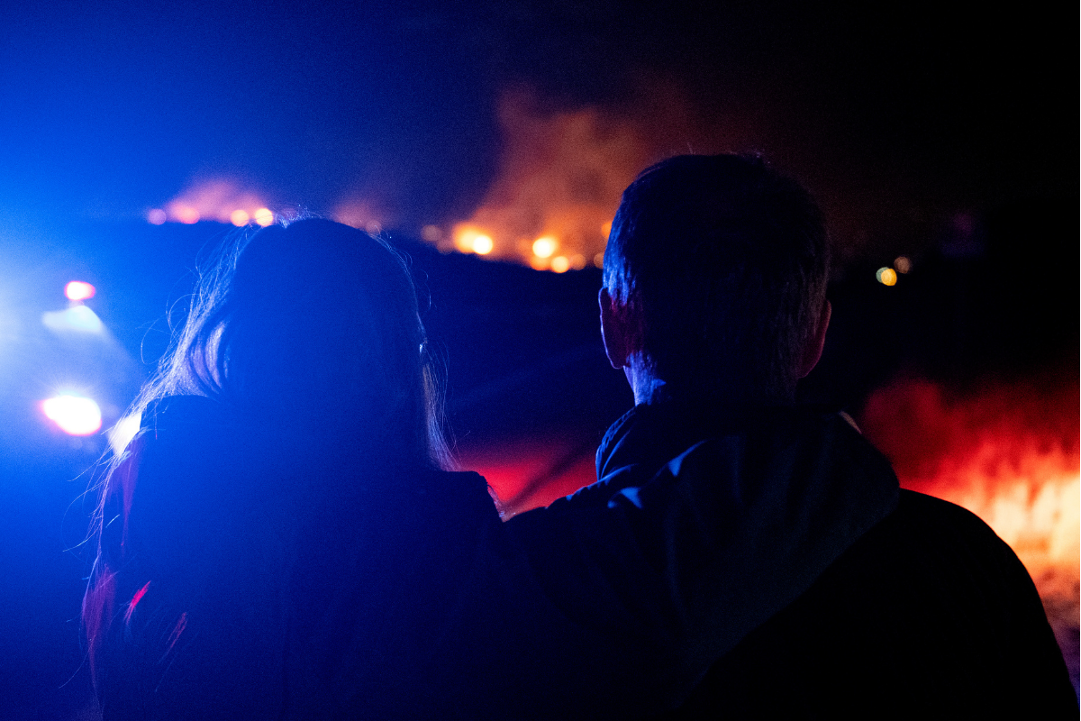 Incendio forestal deja cientos de hogares destruidos en Colorado