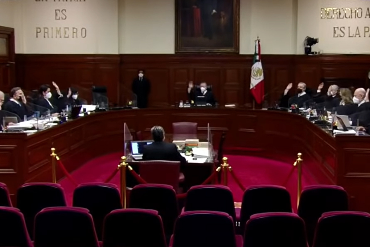 Suprema Corte suspende acuerdo del INE; continua el proceso de revocación de mandato