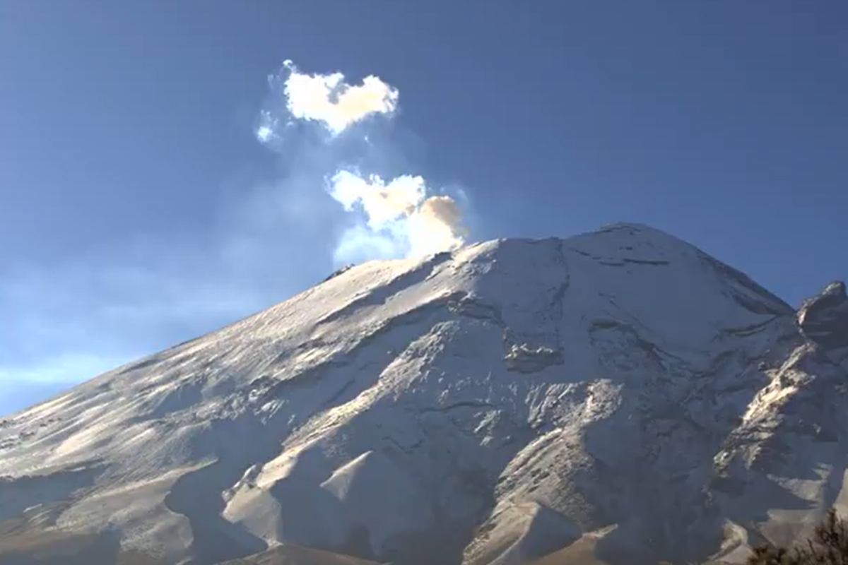 Se registran fuertes granizadas en Puebla; Popocatépetl cubierto de nieve