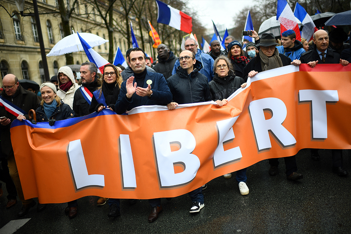 Más de 105 mil franceses se manifestaron en contra del pasaporte de vacunación anticovid