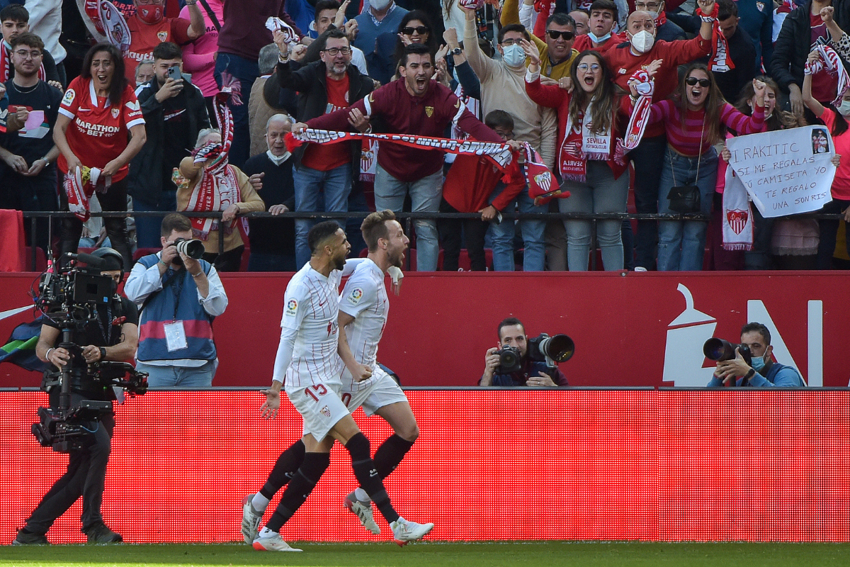 Sevilla se lleva el Derbi tras derrotar 2-1 al Real Betis: Tecatito Brilla