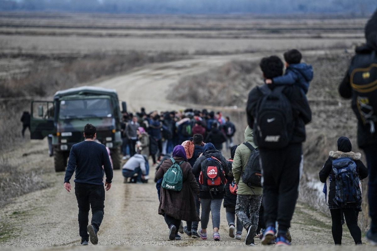Autoridades turcas encuentran a 12 migrantes muertos por el frío