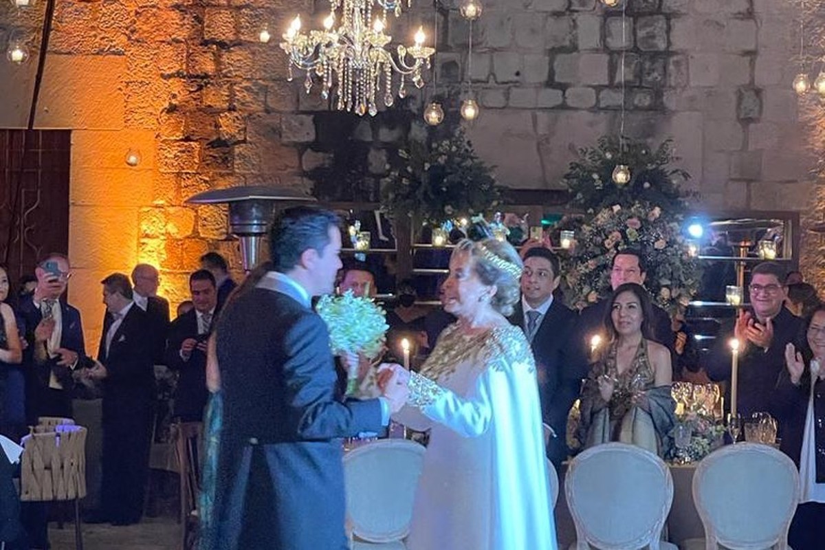 Menú y prohibición de celulares, revelan más detalles de la boda de Elba Esther Gordillo