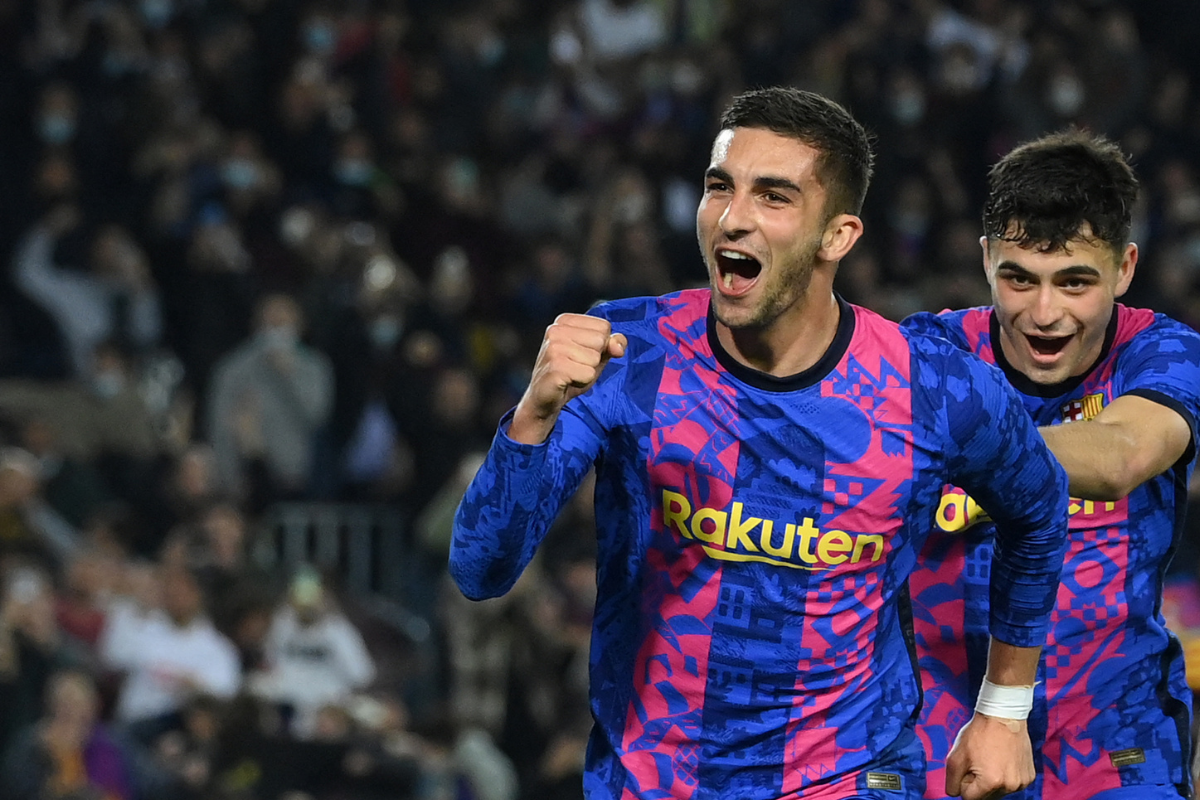 Barcelona empata 1-1 ante el Nápoles con gol de Ferran Torres