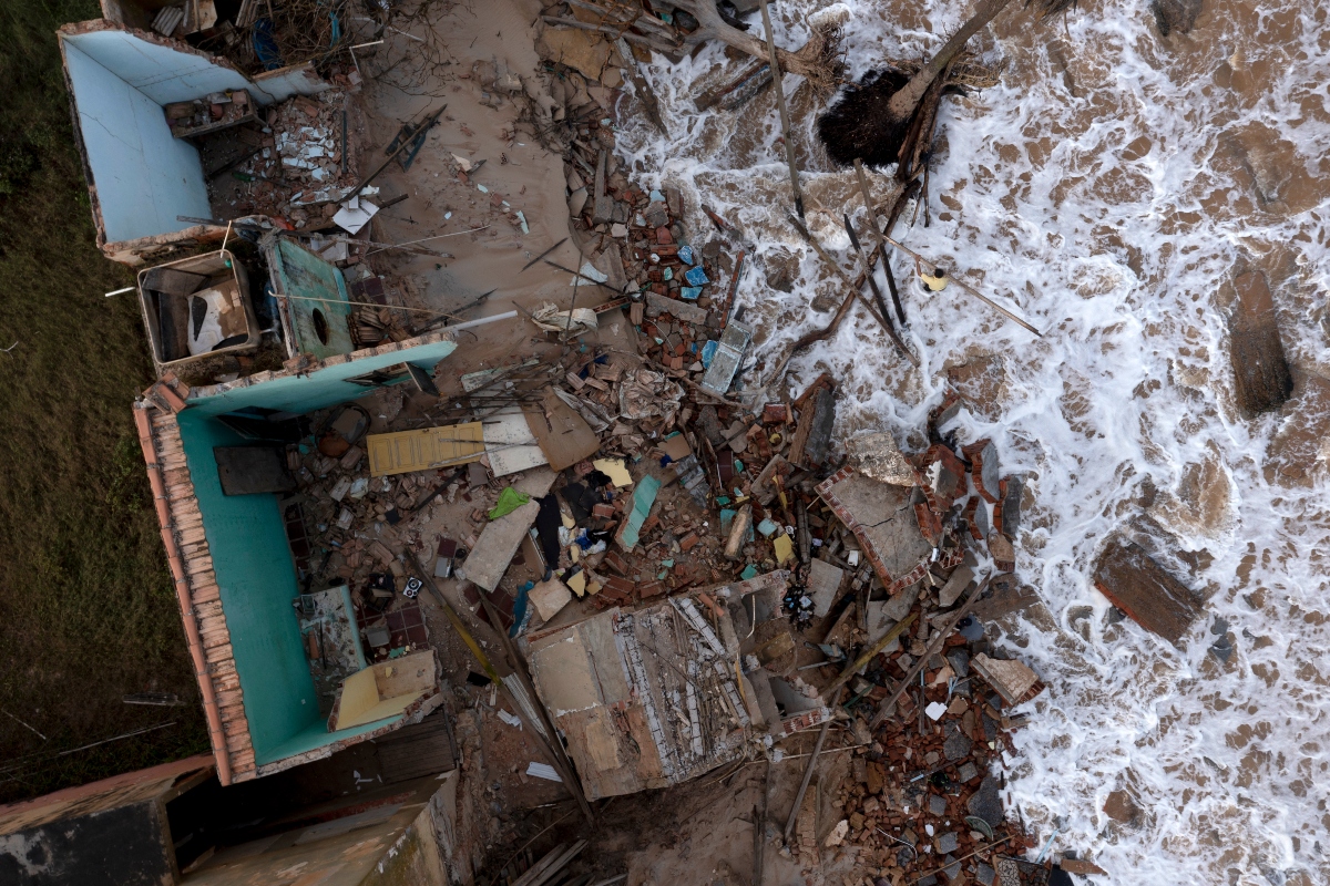 Intensas lluvias dejan al menos 44 muertos cerca de Rio de Janeiro