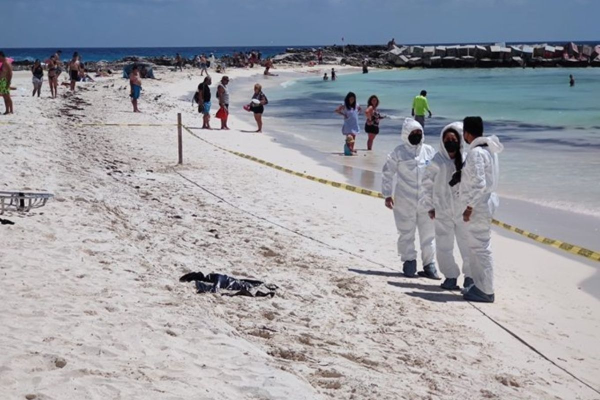 Encuentran restos humanos en playa de Quintana Roo