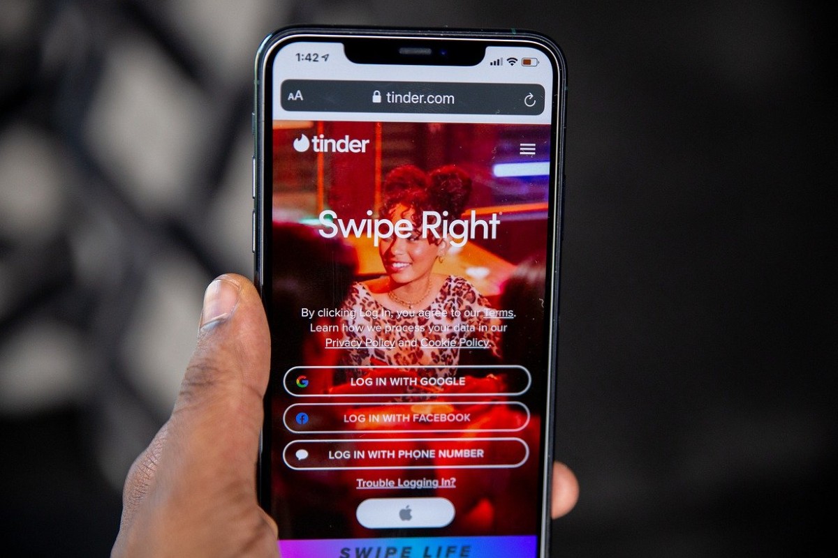 Tinder verificará antecedentes penales de posibles “matchs”