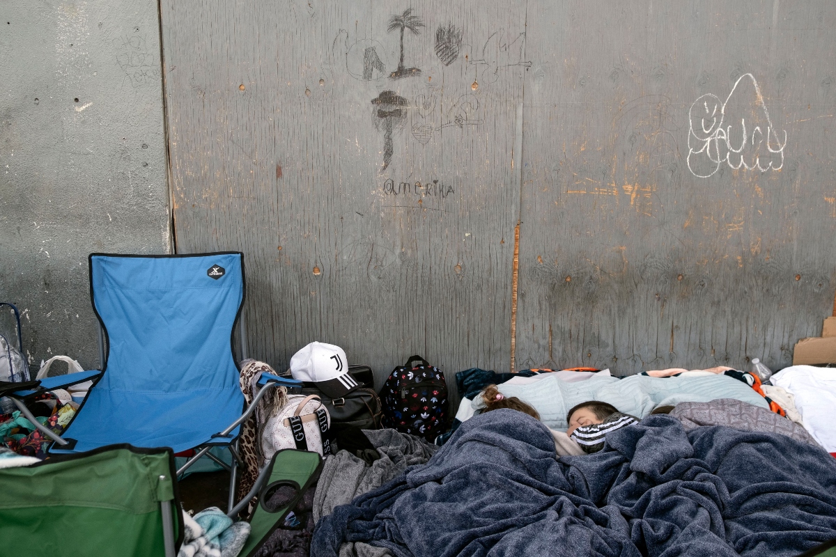 “Estamos en el limbo”, dicen familias rusas que esperan en México asilo de EU