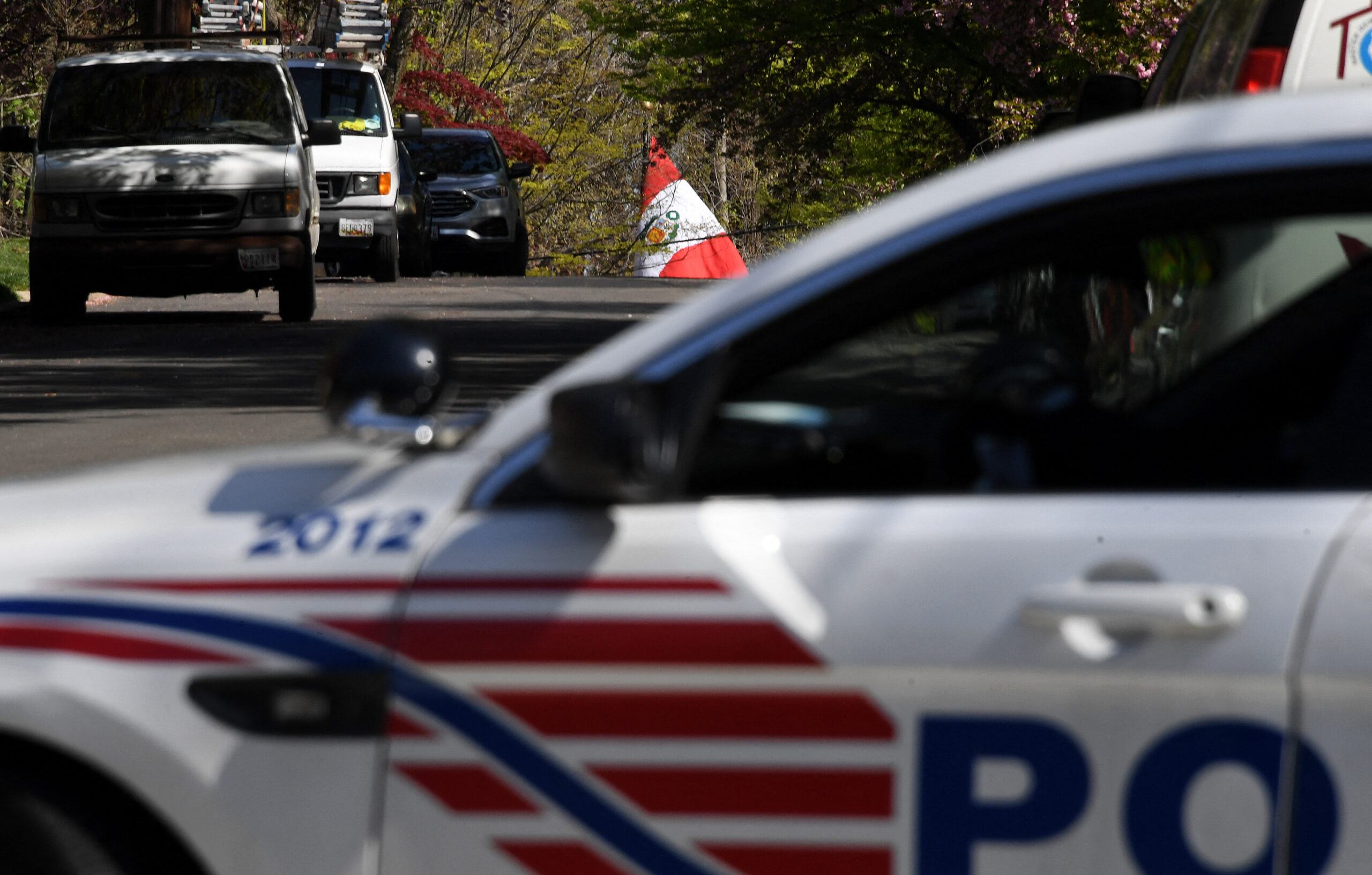 Policía de EU mata a hombre que entró en residencia del embajador de Perú en Washington