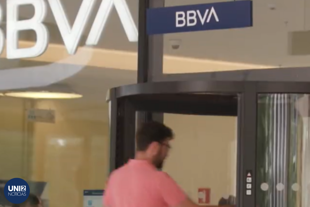 BBVA hace depósitos aleatorios de hasta 15 mil pesos a usuarios y se vuelve viral