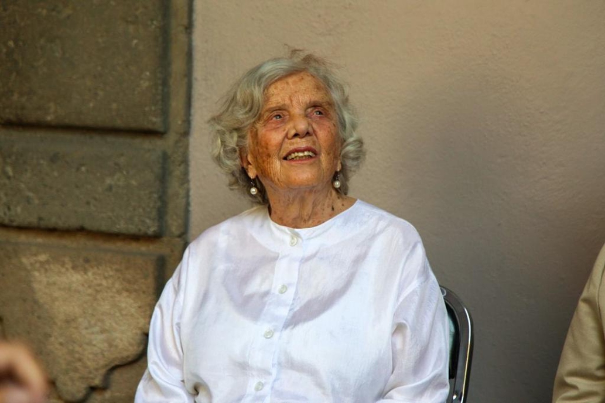 Rinden homenaje en Bellas Artes a Elena Poniatowska en sus 90 años de vida